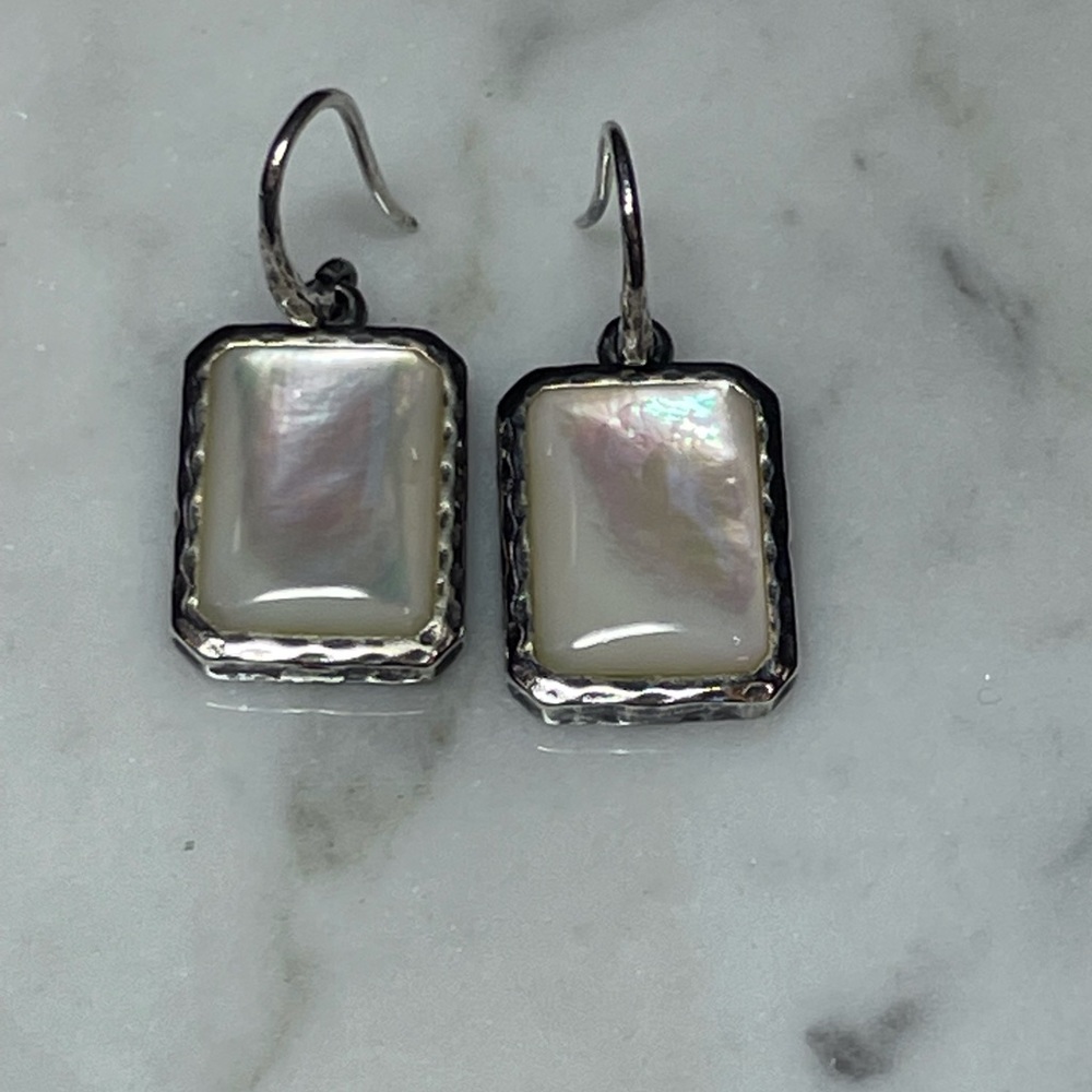 Grace and Heart Lucent earrings